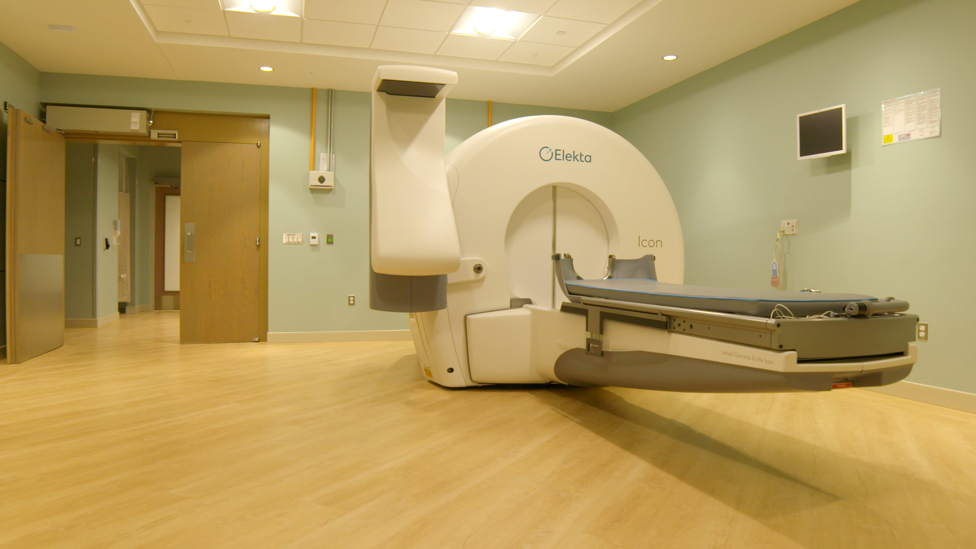 Gamma Knife Icon machine at Weisberg Cancer Treatment Center in Farmington Hills